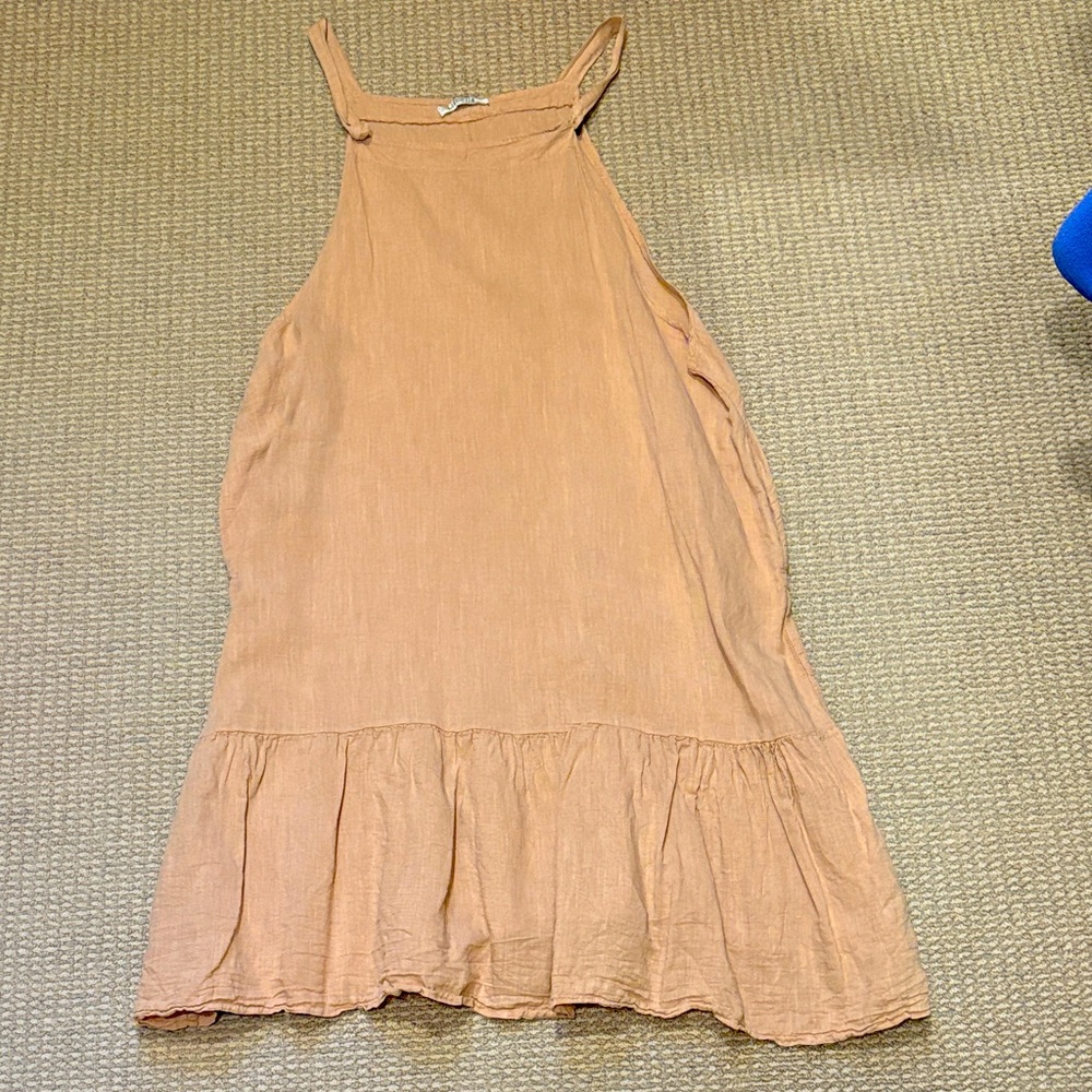 Linen dress with peplum